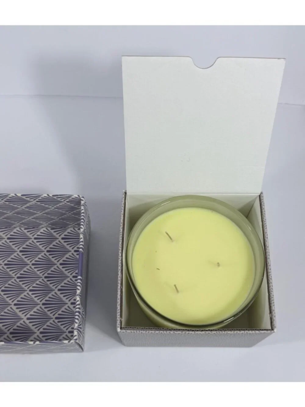 Jennifer Lopez Hyacinth Fig 3-Wick Scented Candle 11.8oz Glass Jar 50-Hour Burn